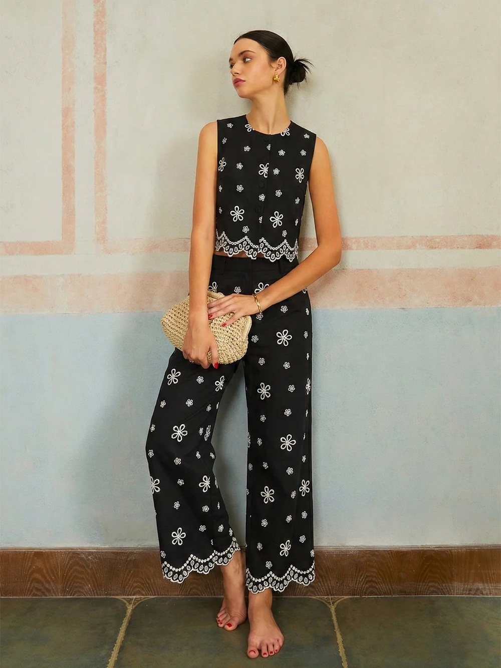 COMMENSE Embroidered Floral Cotton Top & Pants Set - size Medium